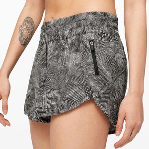 🖤NWOT Tracker Mid Rise Short 4" Island Mist Black